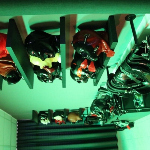 The Rubber Studio of Goddess Cheyenne - Foto 9 von 12