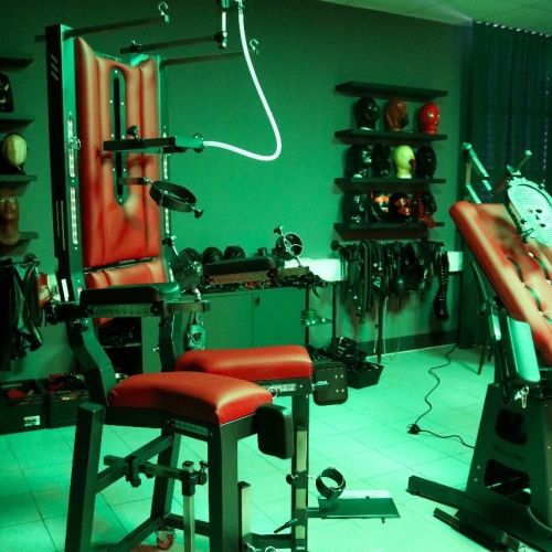 The Rubber Studio of Goddess Cheyenne - Foto 2 von 12