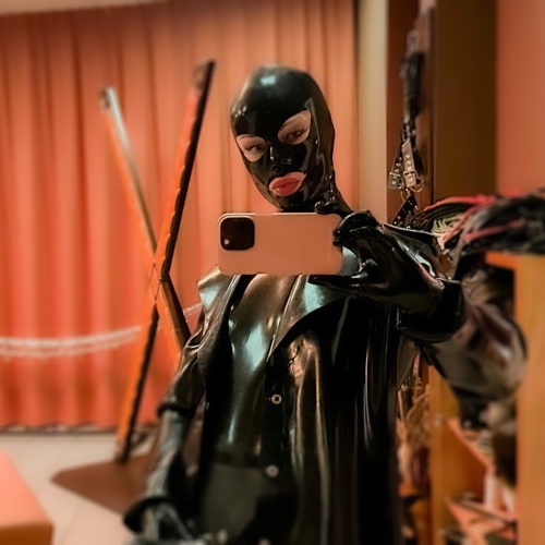 rubber - skin from fantasy - Foto 1 von 10